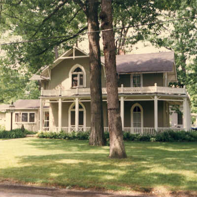 345 East Center, Lake Bluff