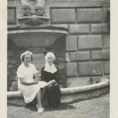 Edythe Dunford and Auntie Monks at Villa Turicum