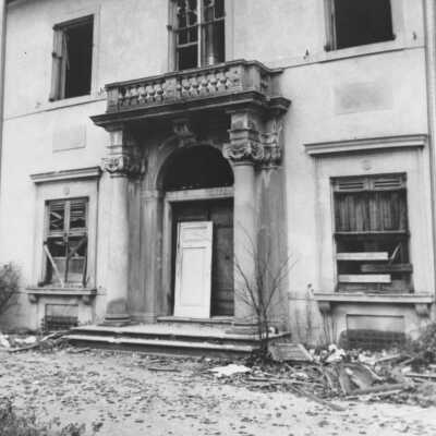 Villa Turicum front entrance