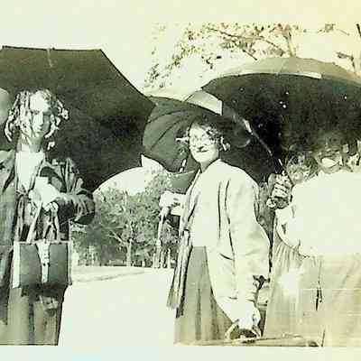 Unidentified photo
