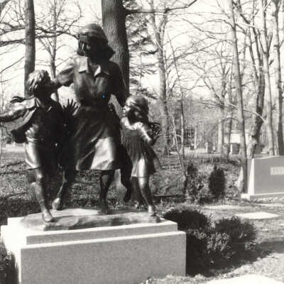 Lake Forest Cemetery