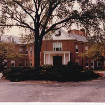 870 Deerpath Rd.