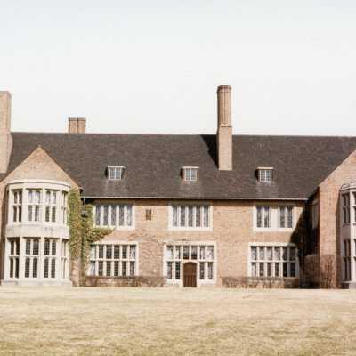 900 Armour Dr.