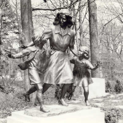 Lake Forest Cemetery