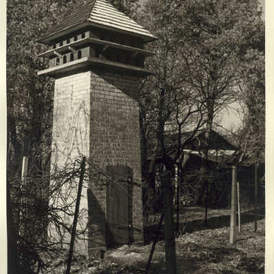Ragdale bird house