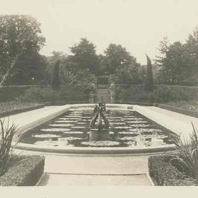 Lily pool at Villa Turicum