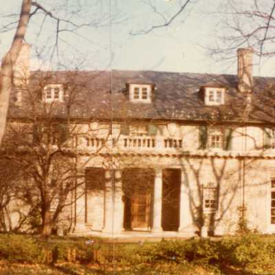 999 N Lake Rd.