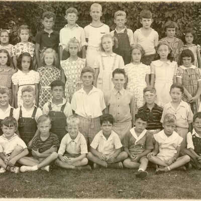 Everett School class photo