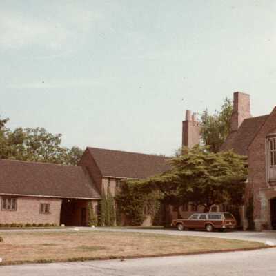 900 Armour Dr.