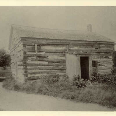 Log Cabin in Lake Bluff