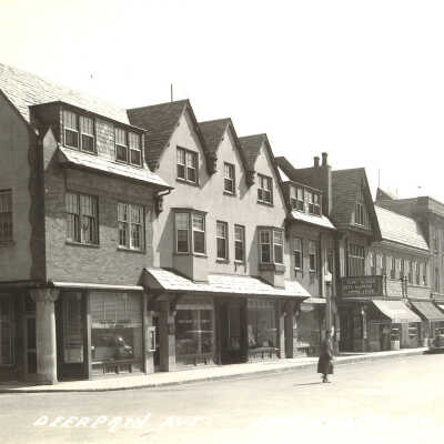 Deerpath Ave.