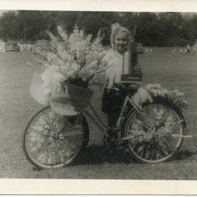 Helen Jahnke and bicycle