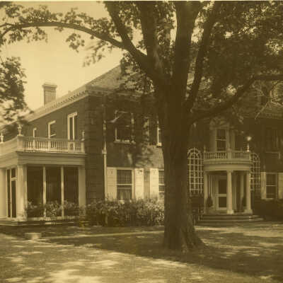 808 East Deerpath