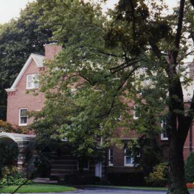 1080 Ashlawn Dr.