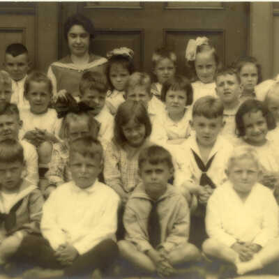 Halsey School, 1st grade class, 1919