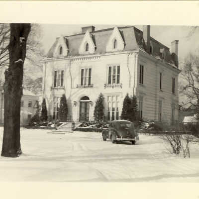 888 East Deerpath