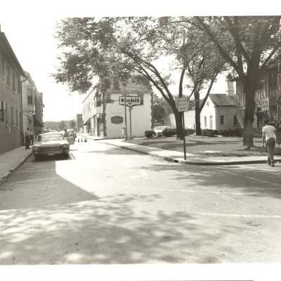 Intersection near downtown Lake Forest