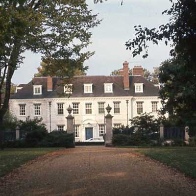 255 North Green Bay Road