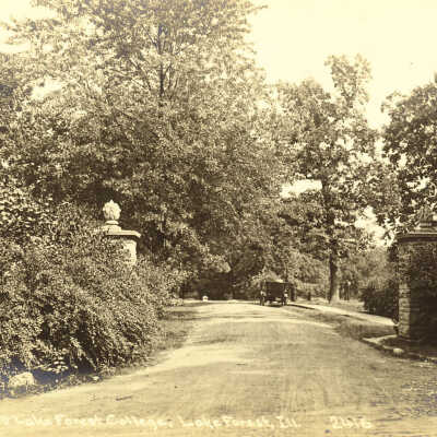 Entrance to Lake Forest College
