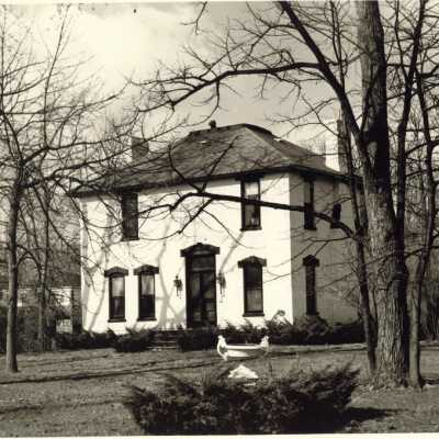 666 Maple Avenue, Lake Bluff