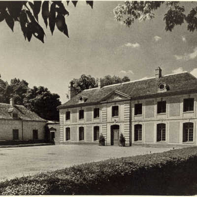 111 Moffett Road