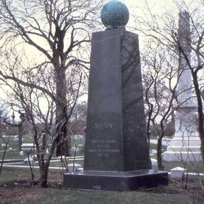 Howard Van Doren Shaw Tomb