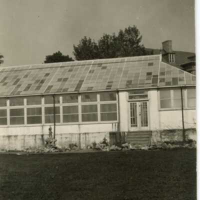Unknown building - greenhouse on Swift estate?