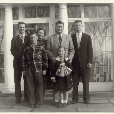 Photo of Carroll family from 1954