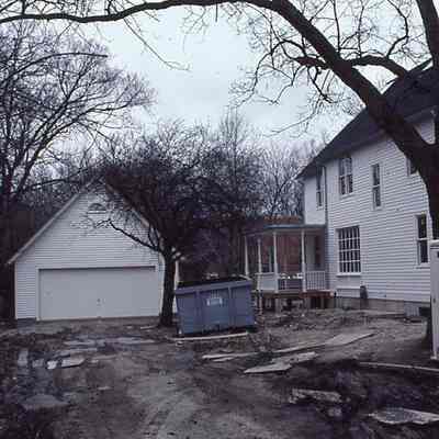 Handy Green House and Garage