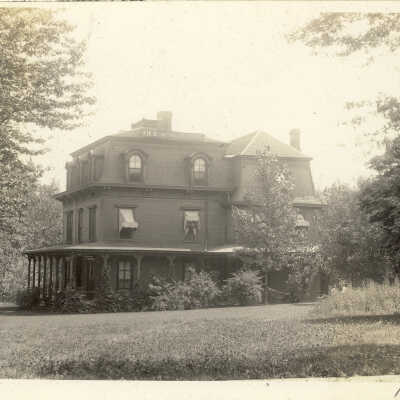Deerpath Inn