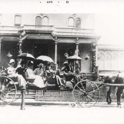 Carriage in front of Fairlawn