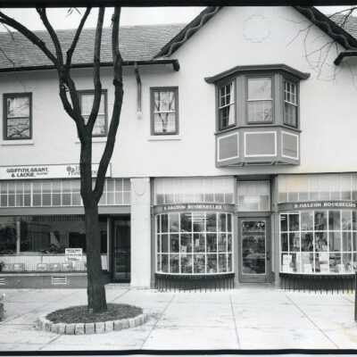 B. Dalton bookseller