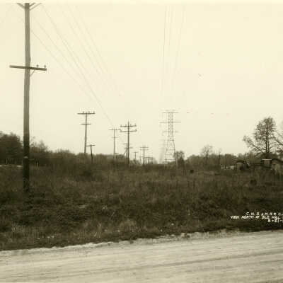 View north at Old Mill Road in west Lake Forest
