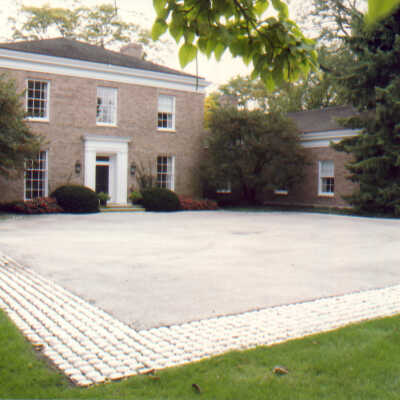 William and Sally Searle Residence