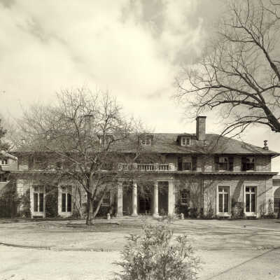 999 North Lake Road