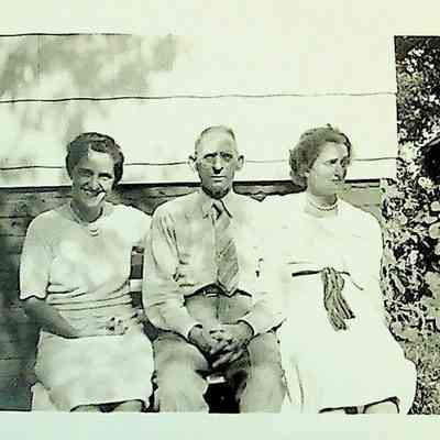 Unidentified photo