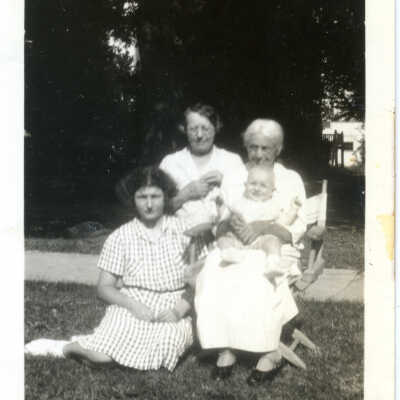 Hazel and Dorothea Swanton