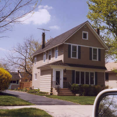 870 Oakwood