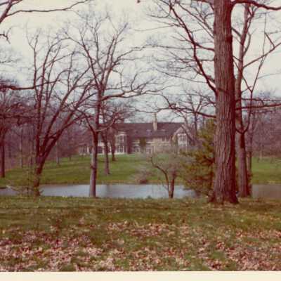 900 Armour Dr.