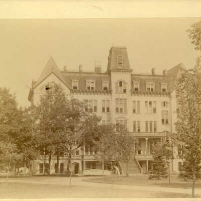 Young Hall: Lake Forest College