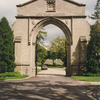 Lake Forest Cemetery