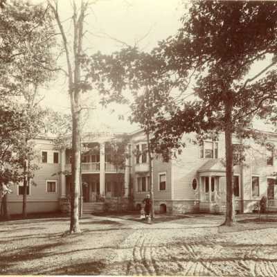 Winston House on Lake Road