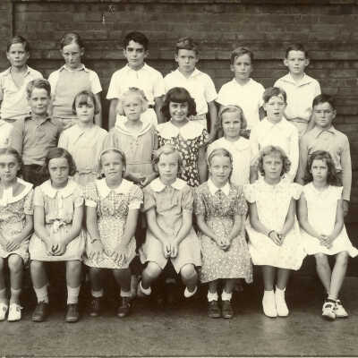 Halsey School class photo