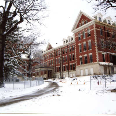 Barat College
