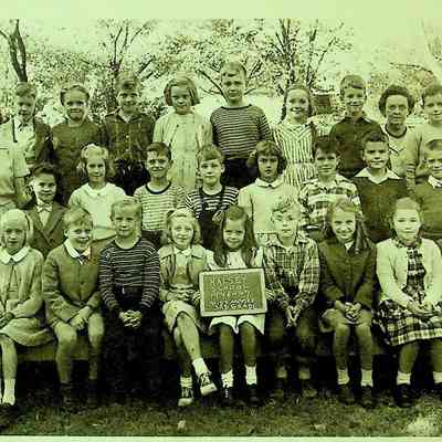 Class Photo of the Halsey School, third grade, 1946-47