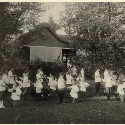 Aldis Playhouse: Girls Dancing