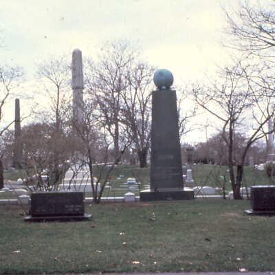 Howard Van Doren Shaw Tomb