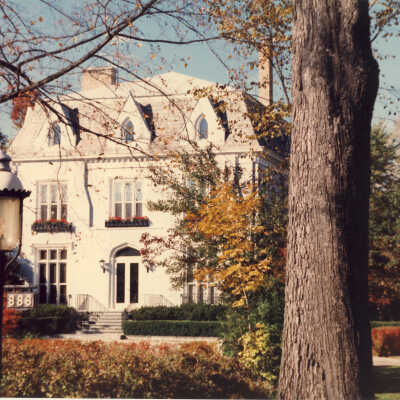 888 East Deerpath