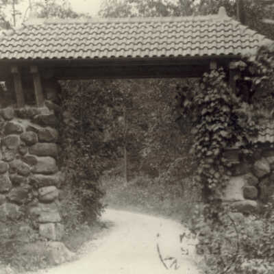 Stone Gate Road entrance arch