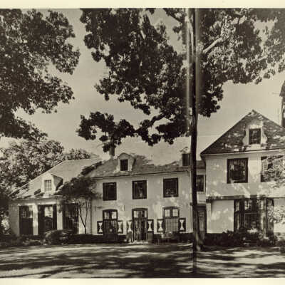 1421 North Lake Road